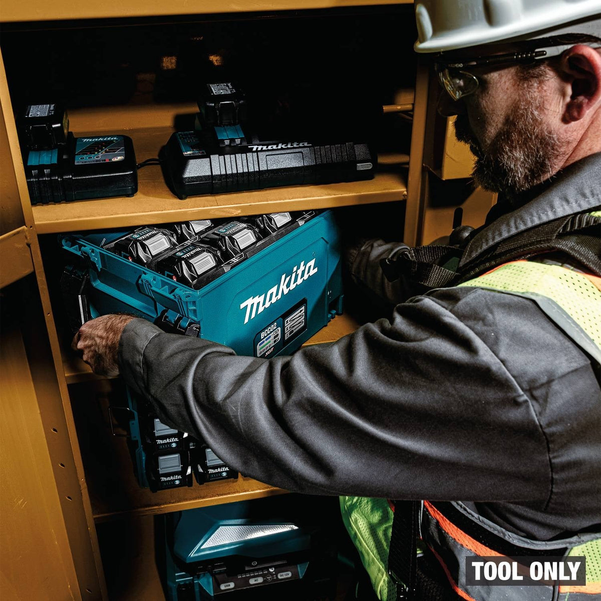 Makita BCC02 40V max XGT 12-Port Charging Case