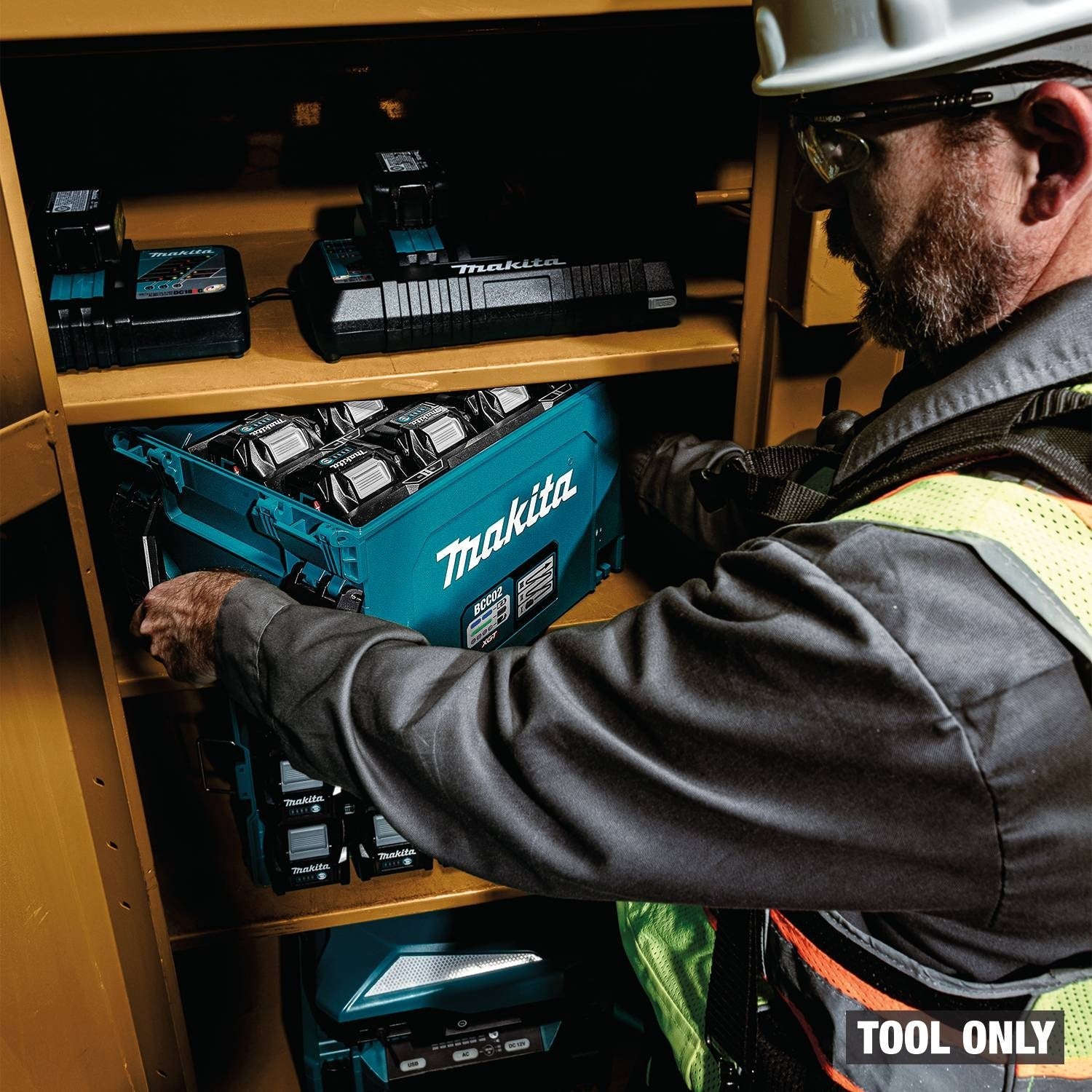 Makita BCC02 40V max XGT 12-Port Charging Case