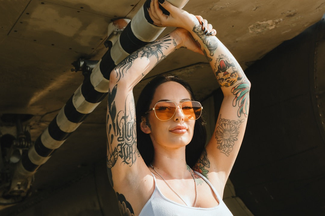 Heat Wave Incline Polished Gold Frame Amber Lens Sunglasses
