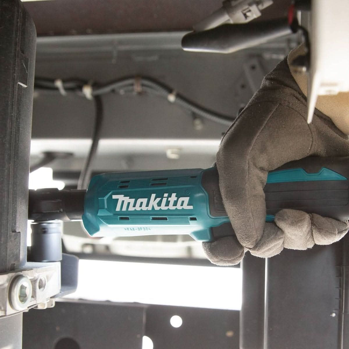 Makita XRW01SR1 18V LXT Lithium-Ion Cordless 3/8" / 1/4" Sq. Drive Ratchet Kit (2.0Ah)