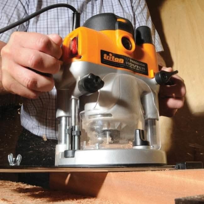 Triton TRA001 Corded Dual Mode Precision 3-1/4 HP 2400W Plunge Router